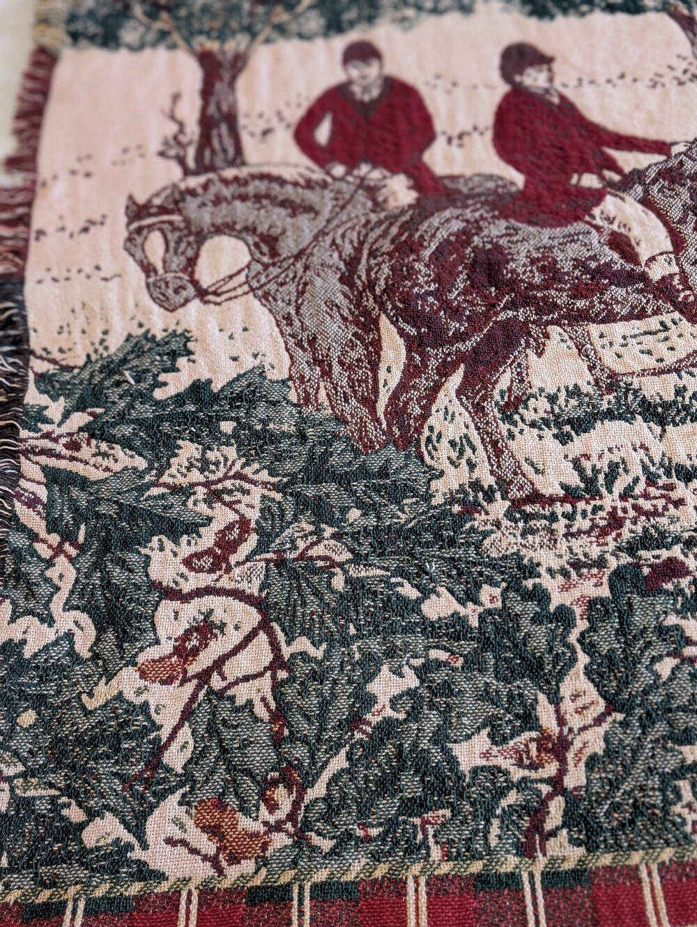Vintage tapestry fringe throw blanket red/ green equestrian dogs fox hunt 60x44 - Picture 2 of 7